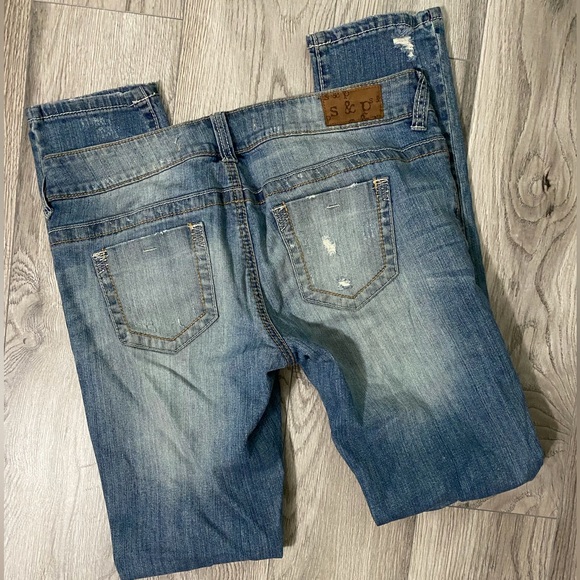 S&P Stretchy Distressed Blue Jeans Size 9 - Picture 4 of 6